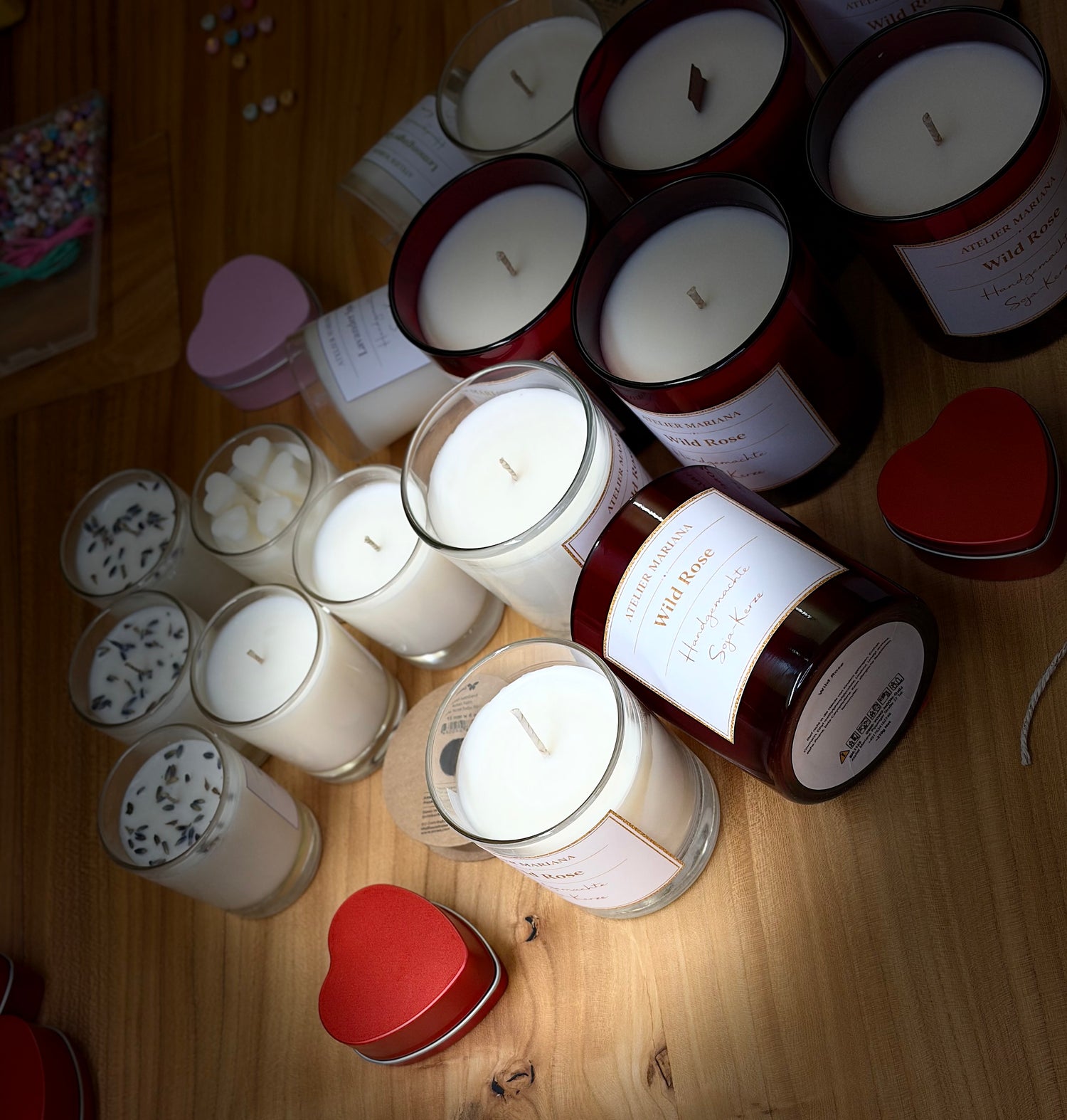 Kerzen in Premium-Glasbehältern