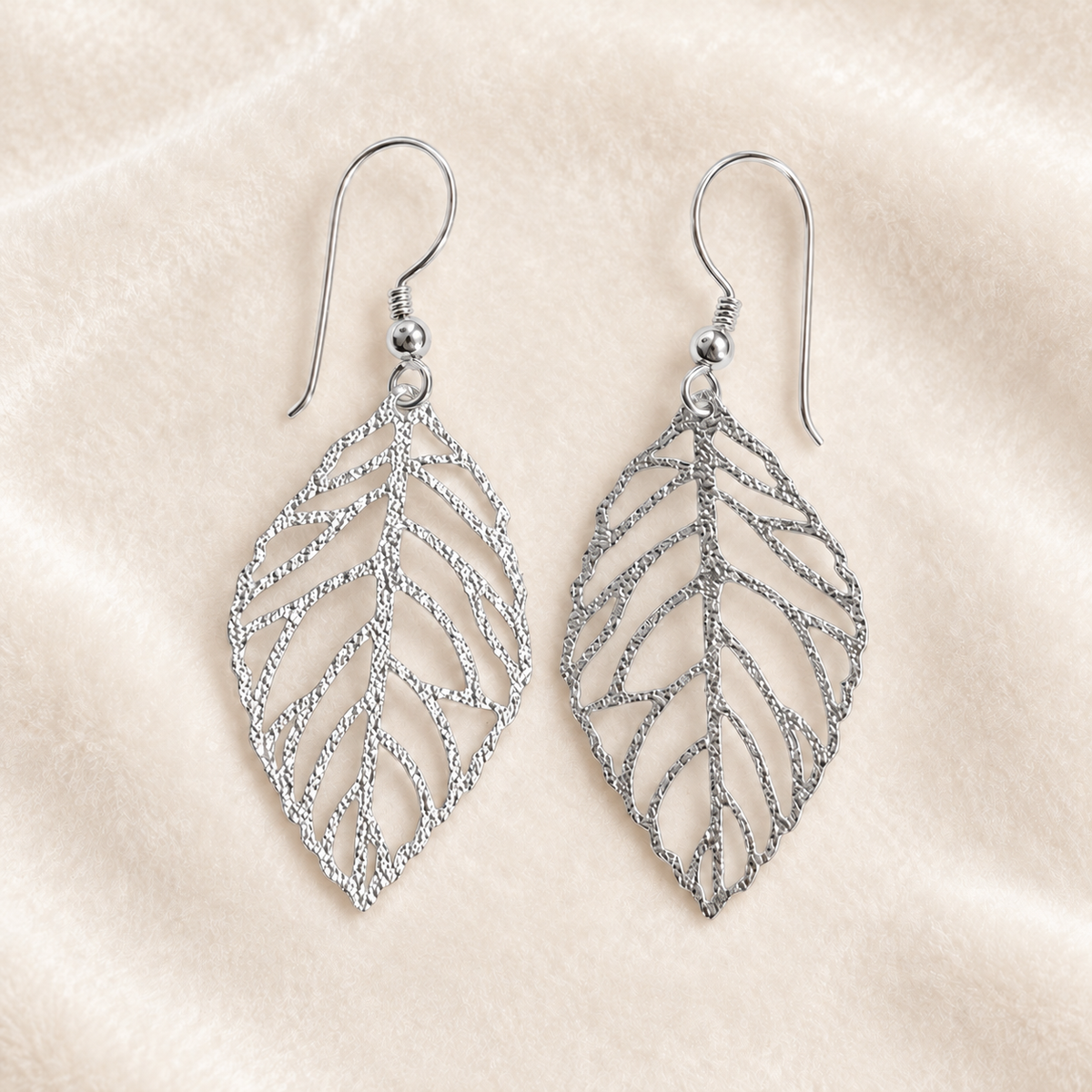 Filigrane Blatt-Ohrringe aus 925er Silber